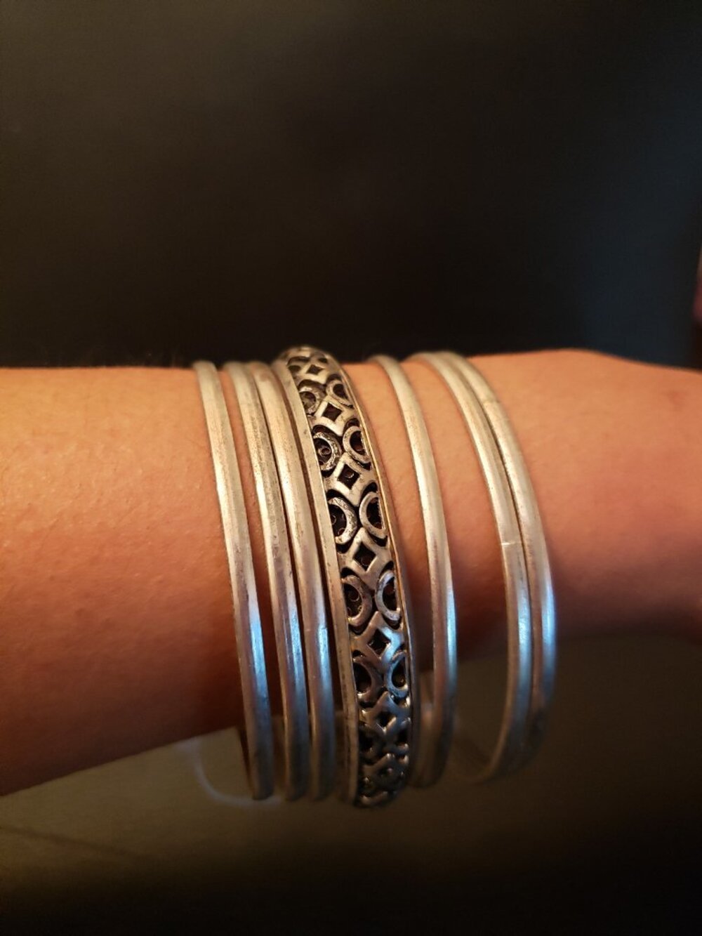 Cut-Out Floral Bangle Set